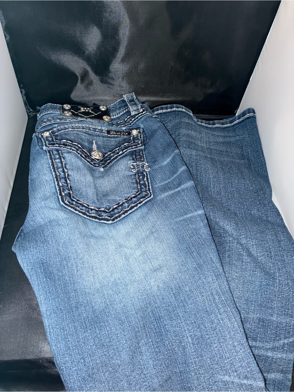 Miss Me Women's Medium Blue Boot Cut Jeans with Embroidered Pocket